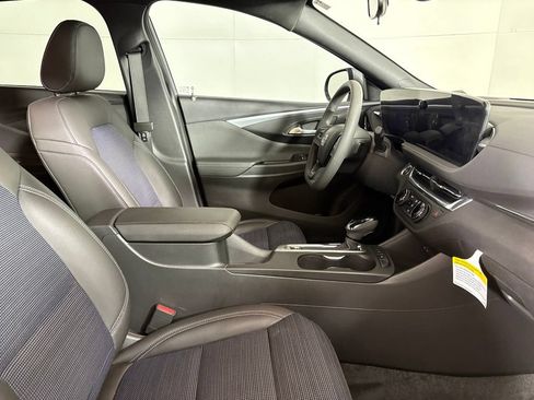 Used 2025 Buick Envista Preferred FWD image 17