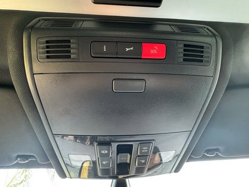 Used 2018 Volkswagen GTI SE image 16