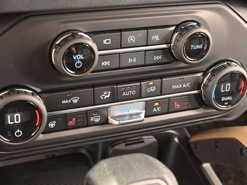 Used 2026 Ford Bronco Badlands AWD/4WD image 24