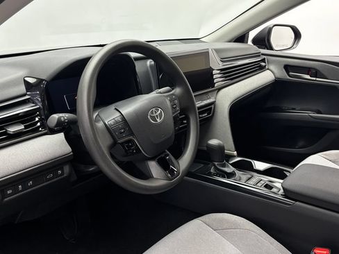 Used 2025 Toyota Camry LE AWD/4WD image 13