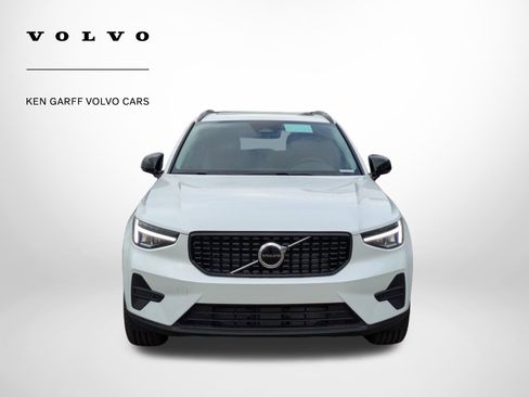 New 2026 Volvo XC40 B5 Core w/ Climate Package image 9