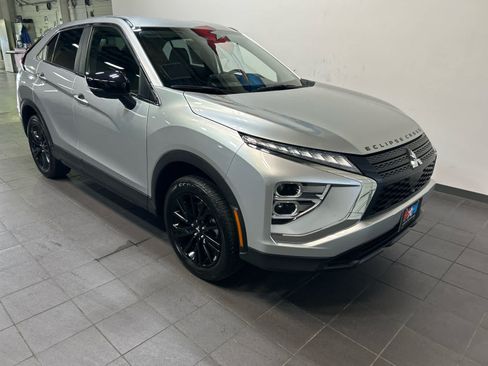 Used 2025 Mitsubishi Eclipse Cross LE AWD/4WD image 2
