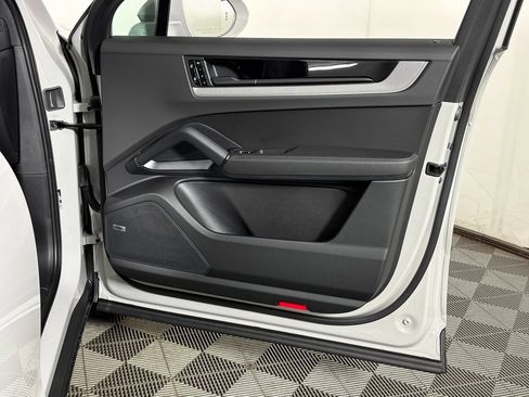 New 2026 Porsche Cayenne image 36