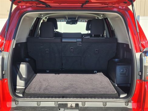 Used 2022 Toyota 4Runner SR5 image 9