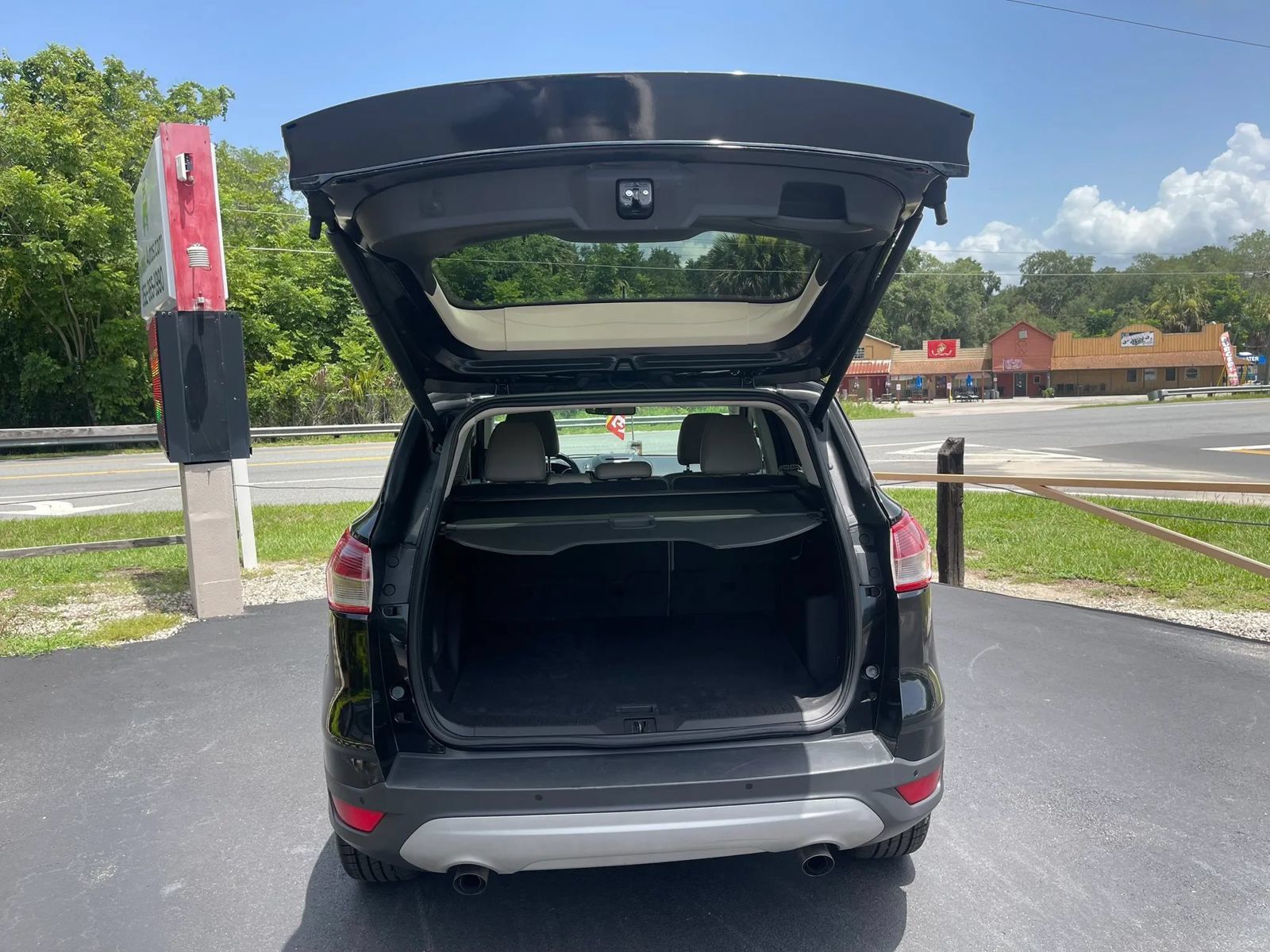 Used 2014 Ford Escape Titanium FWD image 17