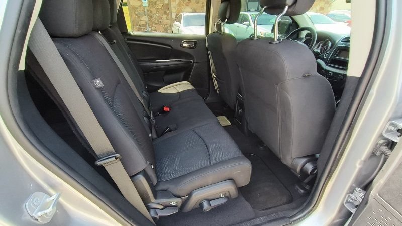 Used 2018 Dodge Journey SE w/ Blacktop Package FWD image 12