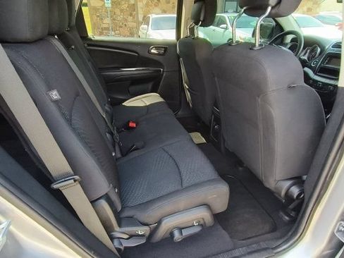 Used 2018 Dodge Journey SE w/ Blacktop Package FWD image 12
