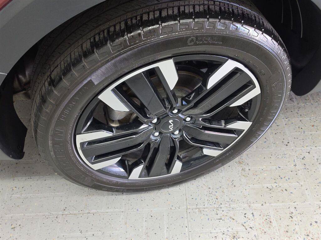 Used 2024 Kia Telluride SX Prestige AWD/4WD image 21