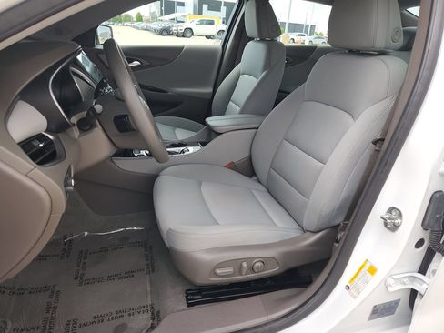 Used 2025 Chevrolet Malibu LT FWD image 13
