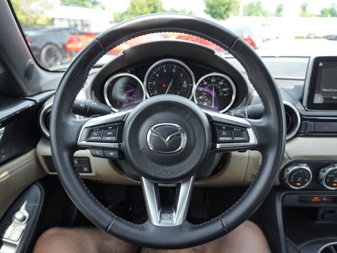 Used 2016 MAZDA MX-5 Miata Grand Touring RWD image 18