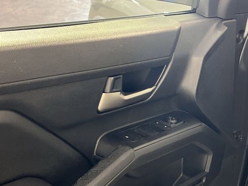 Used 2025 Toyota Tacoma TRD Off-Road image 14