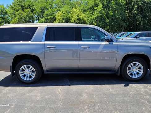 Used 2017 Chevrolet Suburban LT AWD/4WD image 7