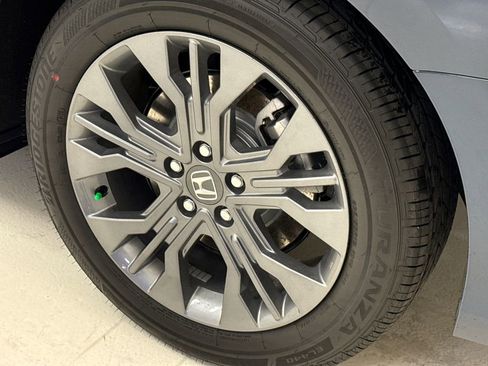 New 2026 Honda Odyssey Touring image 11