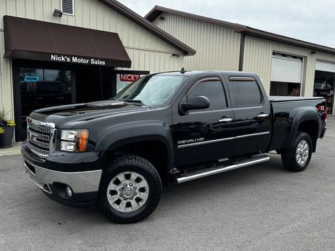 Used 2011 GMC Sierra 2500 Denali w/ LPO, Protection Package AWD/4WD image 1