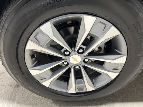 Used 2025 Chevrolet Equinox LT image 38