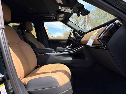 New 2026 Land Rover Range Rover Sport Dynamic SE AWD/4WD image 15