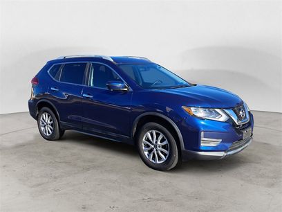 Used 2017 Nissan Rogue SV
