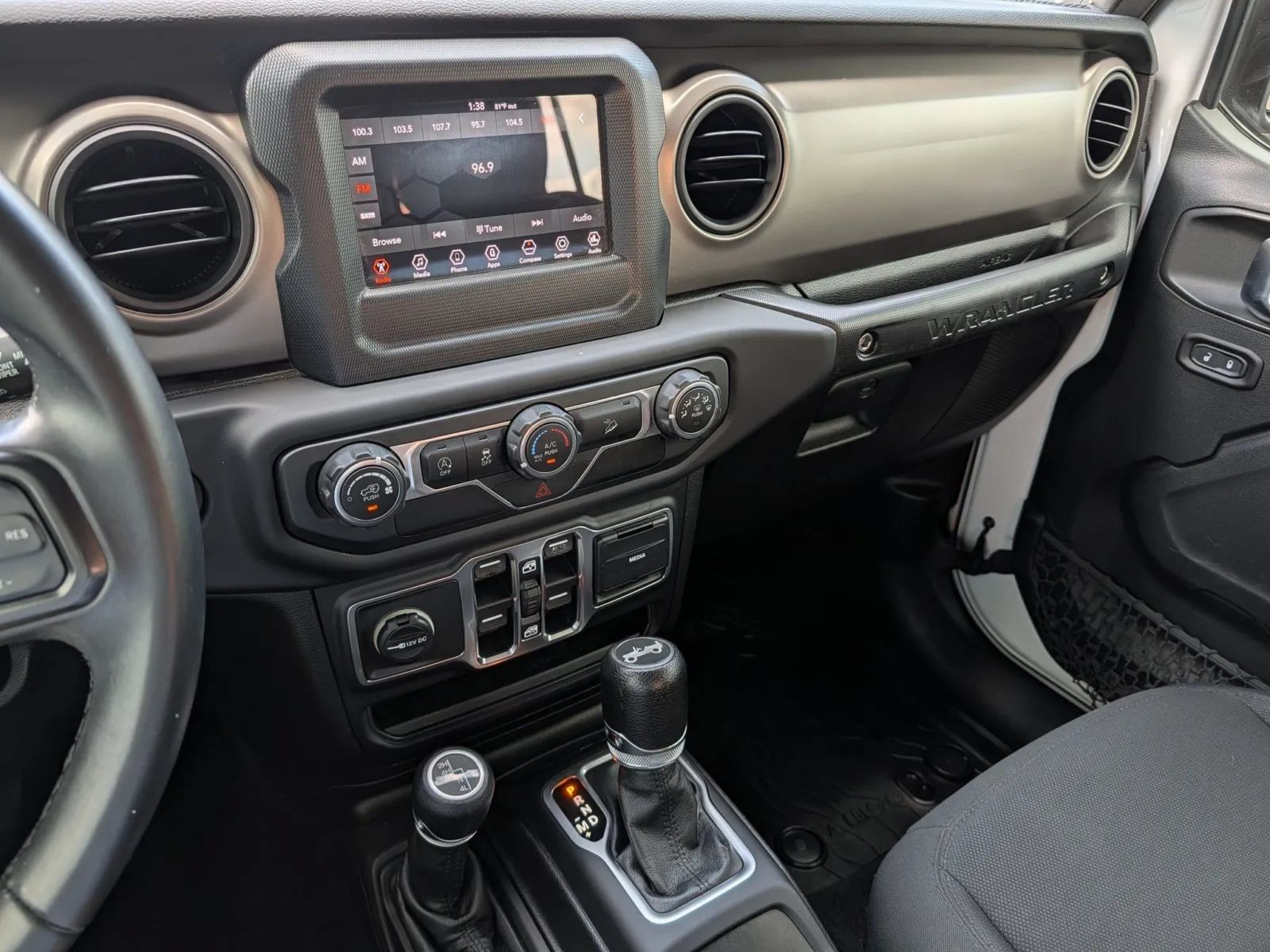 Used 2018 Jeep Wrangler Unlimited Sport S AWD/4WD image 24
