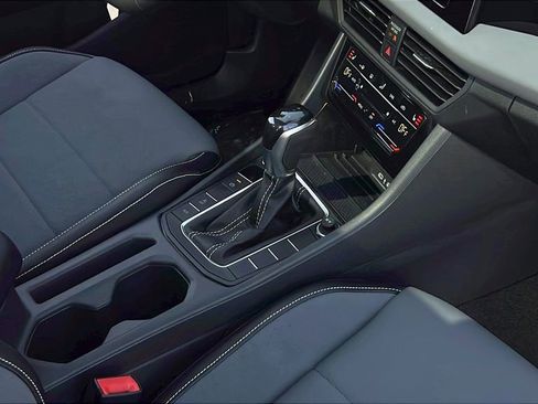 New 2026 Volkswagen Jetta SE FWD image 12