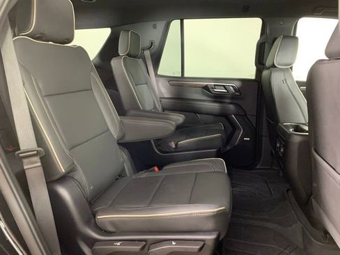 Used 2025 Chevrolet Tahoe Premier AWD/4WD image 25