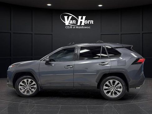 Used 2022 Toyota RAV4 Limited image 12