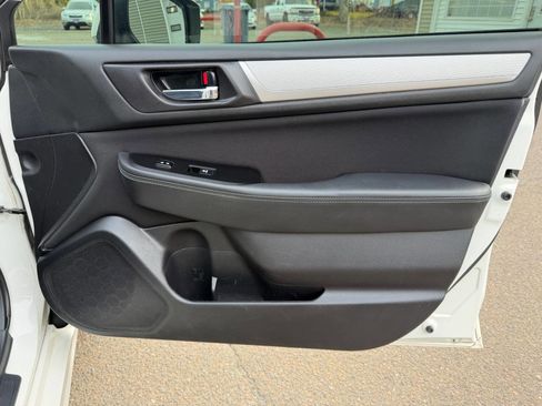 Used 2017 Subaru Legacy 2.5i Premium image 32