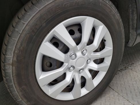 Used 2020 Nissan Rogue Sport S image 31