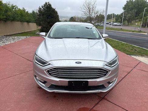 Used 2017 Ford Fusion SE FWD image 2