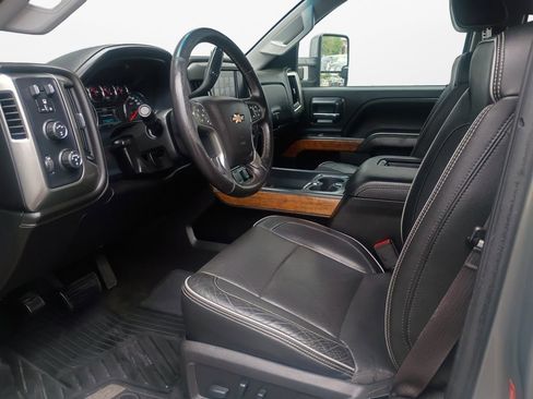 Used 2017 Chevrolet Silverado 2500 High Country AWD/4WD image 19