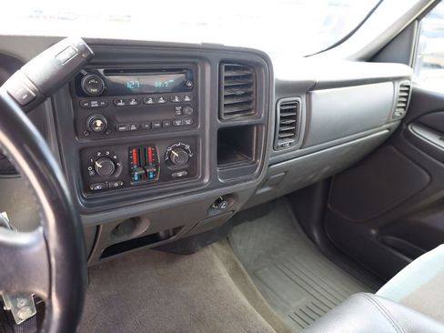 Used 2007 Chevrolet Silverado 2500 LT w/ Heavy-Duty Power Package AWD/4WD image 15