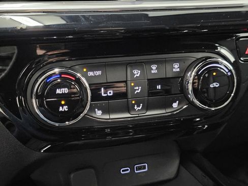 New 2026 Chevrolet Trax RS w/ Sunroof Package image 18