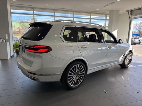 Certified 2025 BMW X7 xDrive40i w/ Premium Package image 8