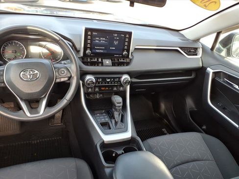 Used 2020 Toyota RAV4 XLE image 7