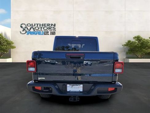 Used 2025 Jeep Gladiator Sport AWD/4WD image 4