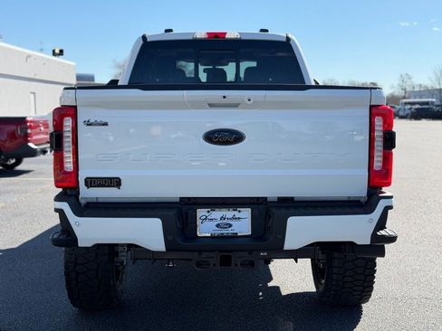New 2026 Ford F250 Lariat w/ Black Appearance Package image 8