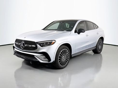 Used 2024 Mercedes-Benz GLC 300 4MATIC w/ AMG Line image 3