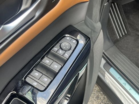 New 2026 Nissan Pathfinder Platinum FWD image 18