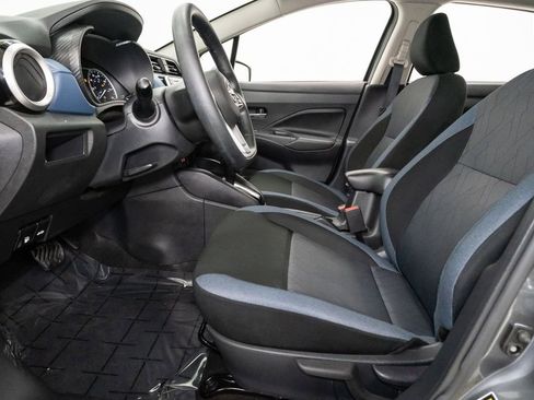 Used 2025 Nissan Versa SV image 10