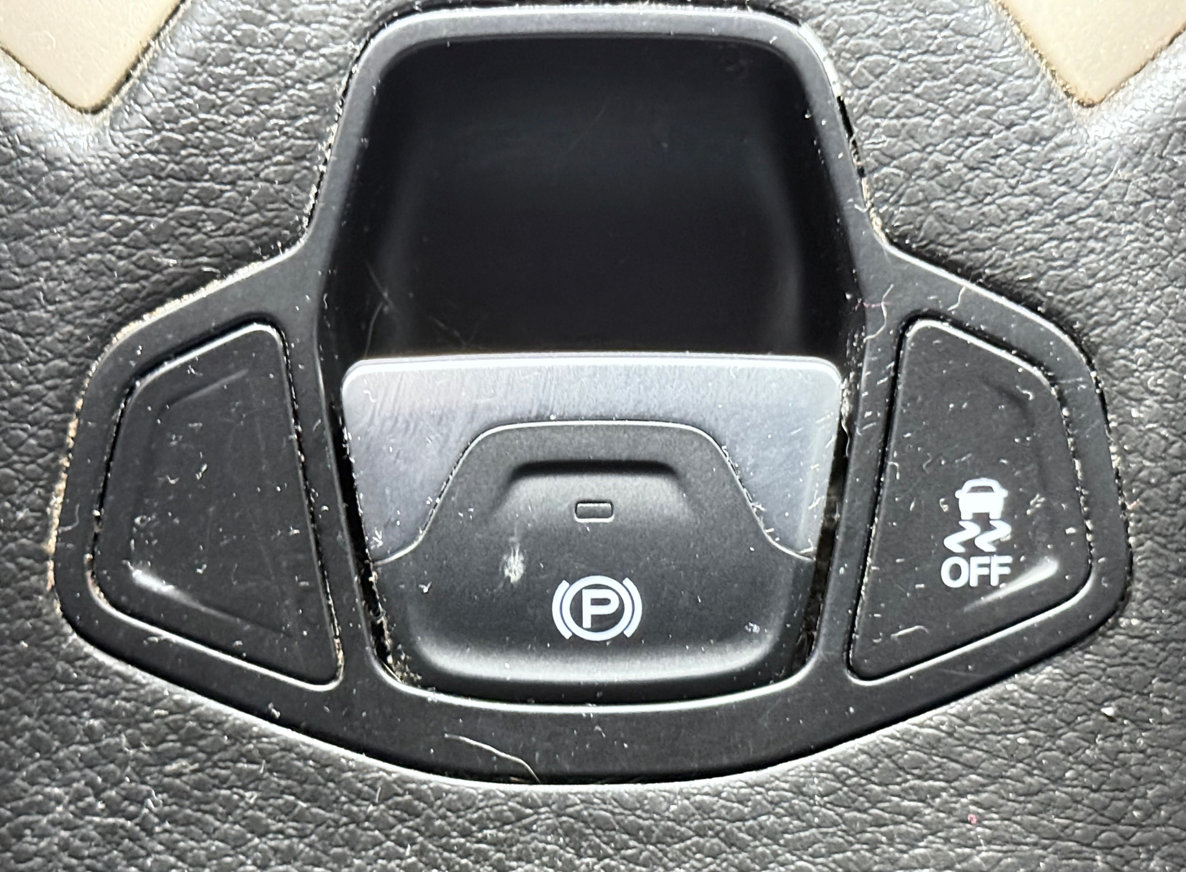 Used 2016 Jeep Renegade Limited w/ Advanced Technology Group AWD/4WD image 27