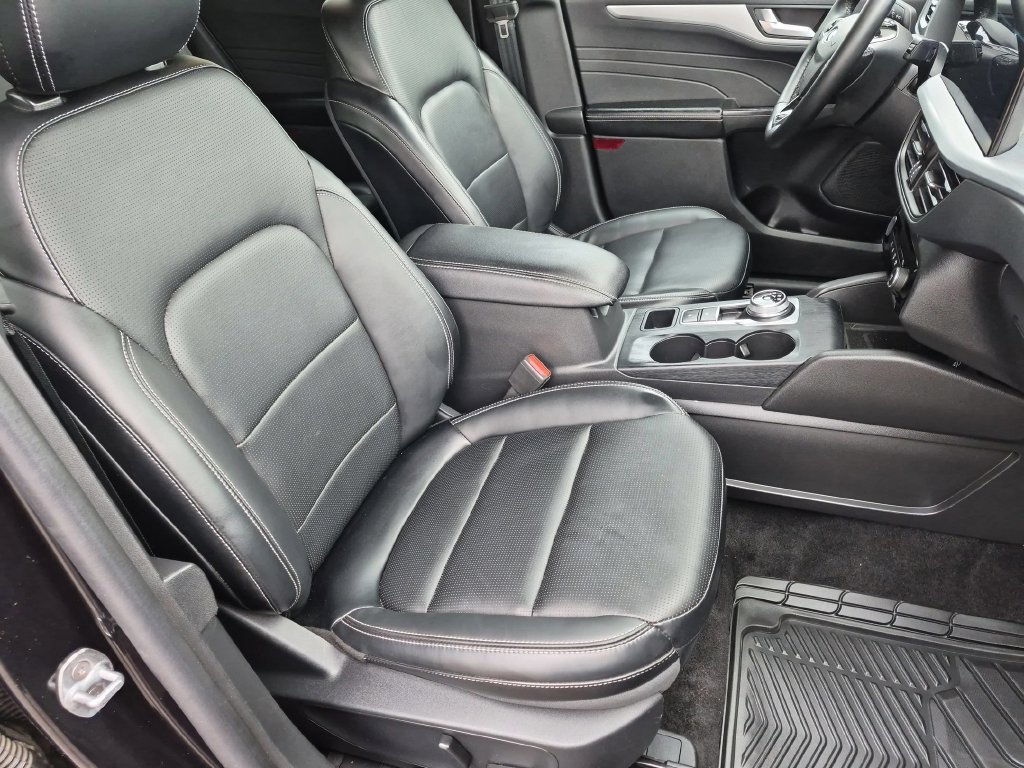 Used 2025 Ford Escape Platinum AWD/4WD image 22