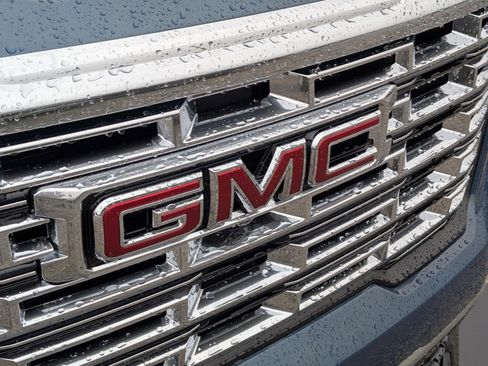 New 2026 GMC Acadia Denali w/ Super Cruise Package image 5