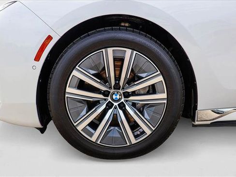 Certified 2024 BMW i7 eDrive50 image 9
