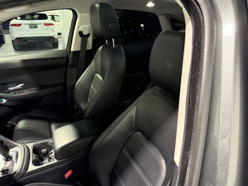 Used 2018 Jaguar E-PACE S image 21