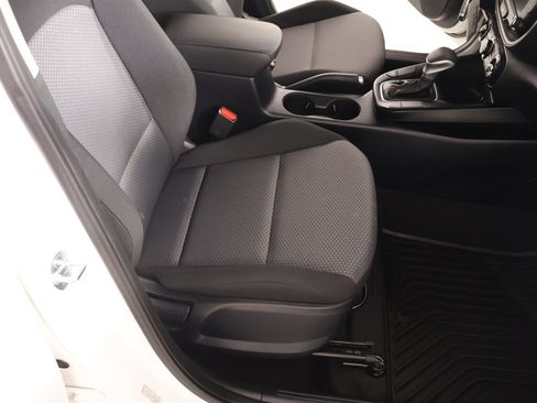 Used 2025 Kia Soul LX w/ LX Technology Package FWD image 12