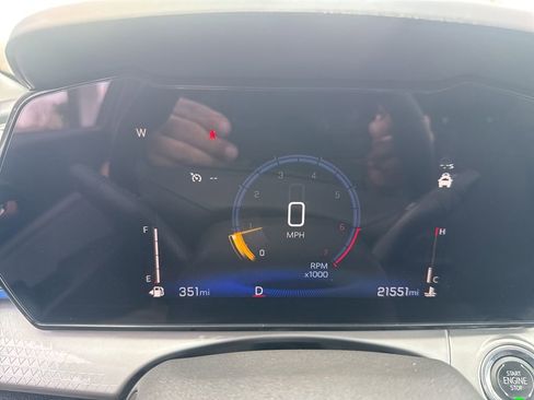 Used 2025 Chevrolet Trax LT w/ LT Convenience Package image 46