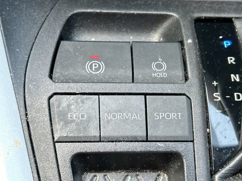 Used 2023 Toyota RAV4 XLE Premium FWD image 35