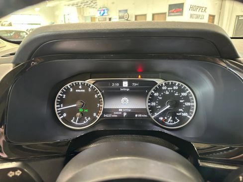 Used 2024 Nissan Pathfinder SL w/ SL Premium Package FWD image 22