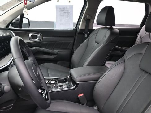 Used 2025 Kia Sorento SX image 24