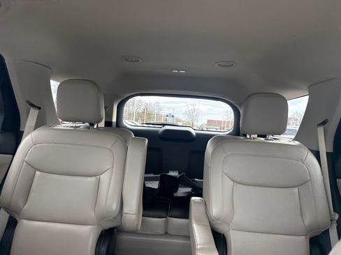 Used 2024 Ford Explorer XLT w/ Equipment Group 202A image 41