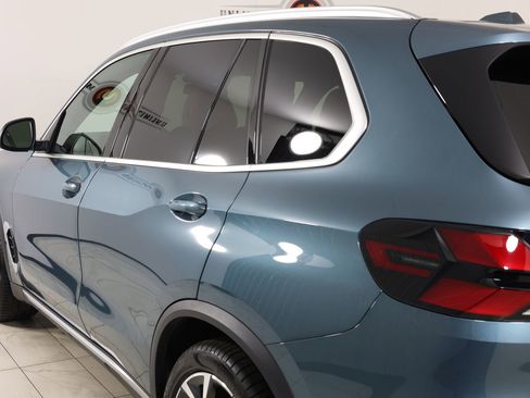 Used 2024 BMW X5 xDrive40i w/ Premium Package image 50